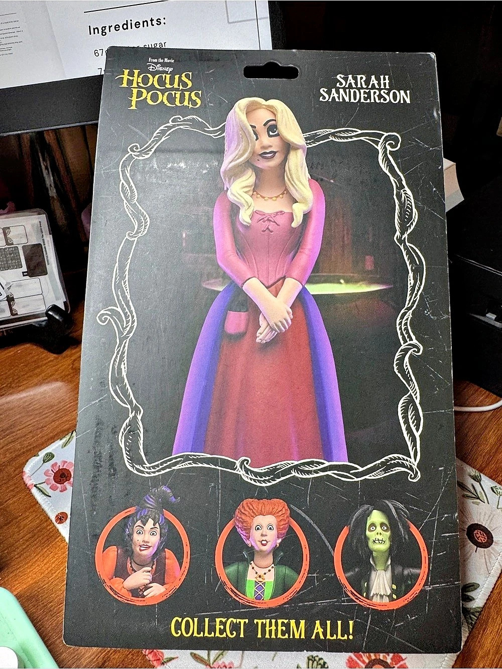 NECA Toony Terrors Sarah Sanderson Action Figure Hocus Pocus Figure